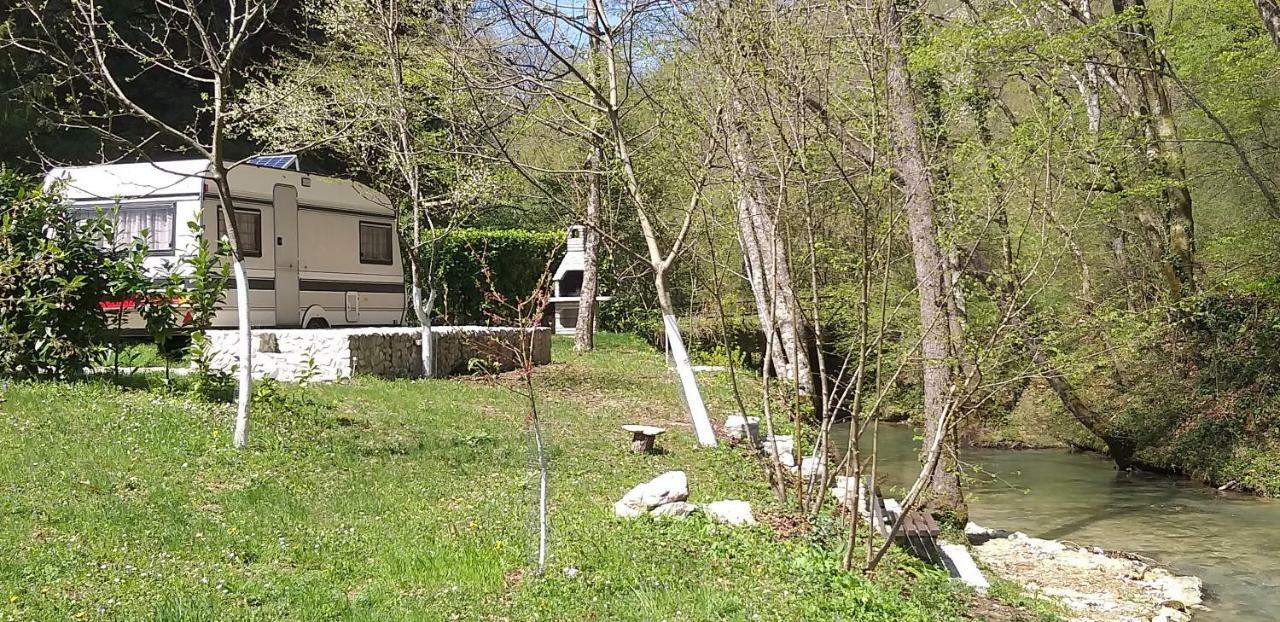 Mobile Home Slapnica U Parku Prirode Zumberak Krasic Exteriör bild
